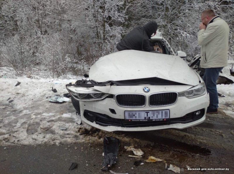 Авария дня. Водитель чудом остался жив в страшном ДТП под Минском