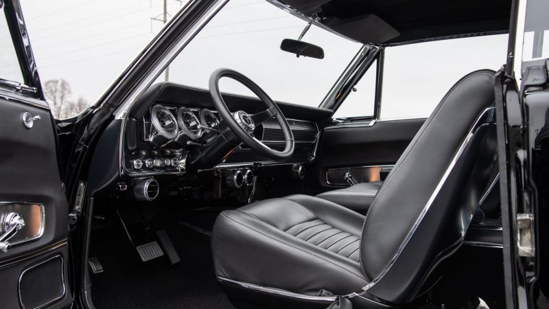 Рестомод Dodge Charger первого поколения, оснащенный HEMI V8, мощностью 651 сила