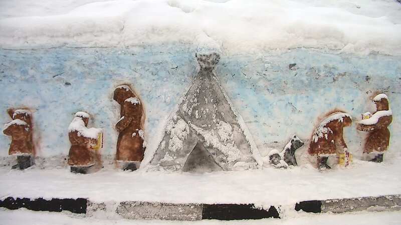 В исправительной колонии «Полярная сова»  создают сказку из снежных фигур
