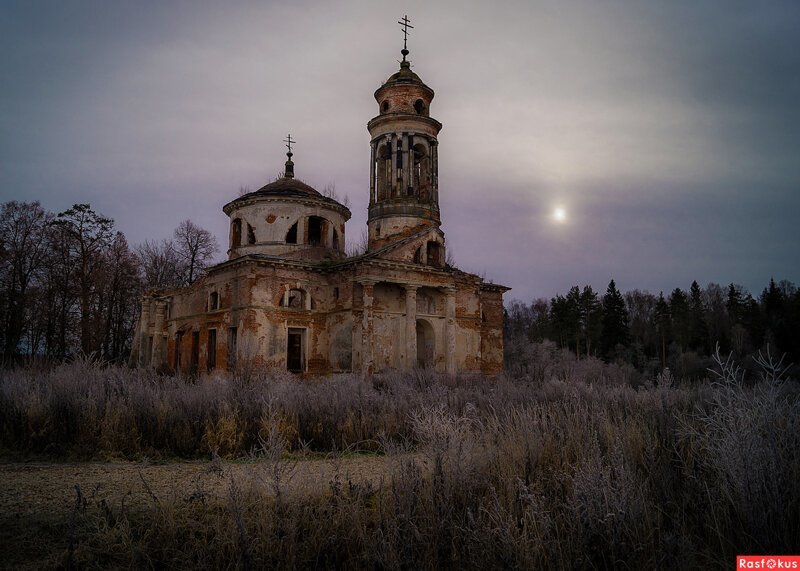 Прилепин: все храмы нужно раздать российским миллионерам