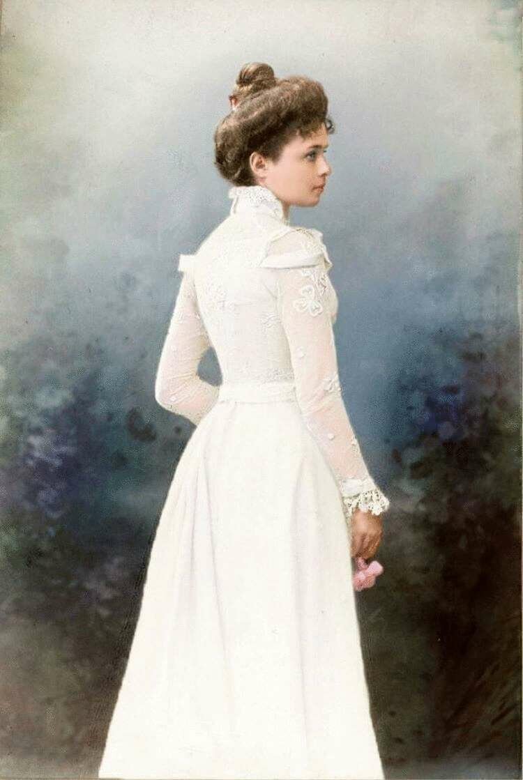 Платья дам 19 века