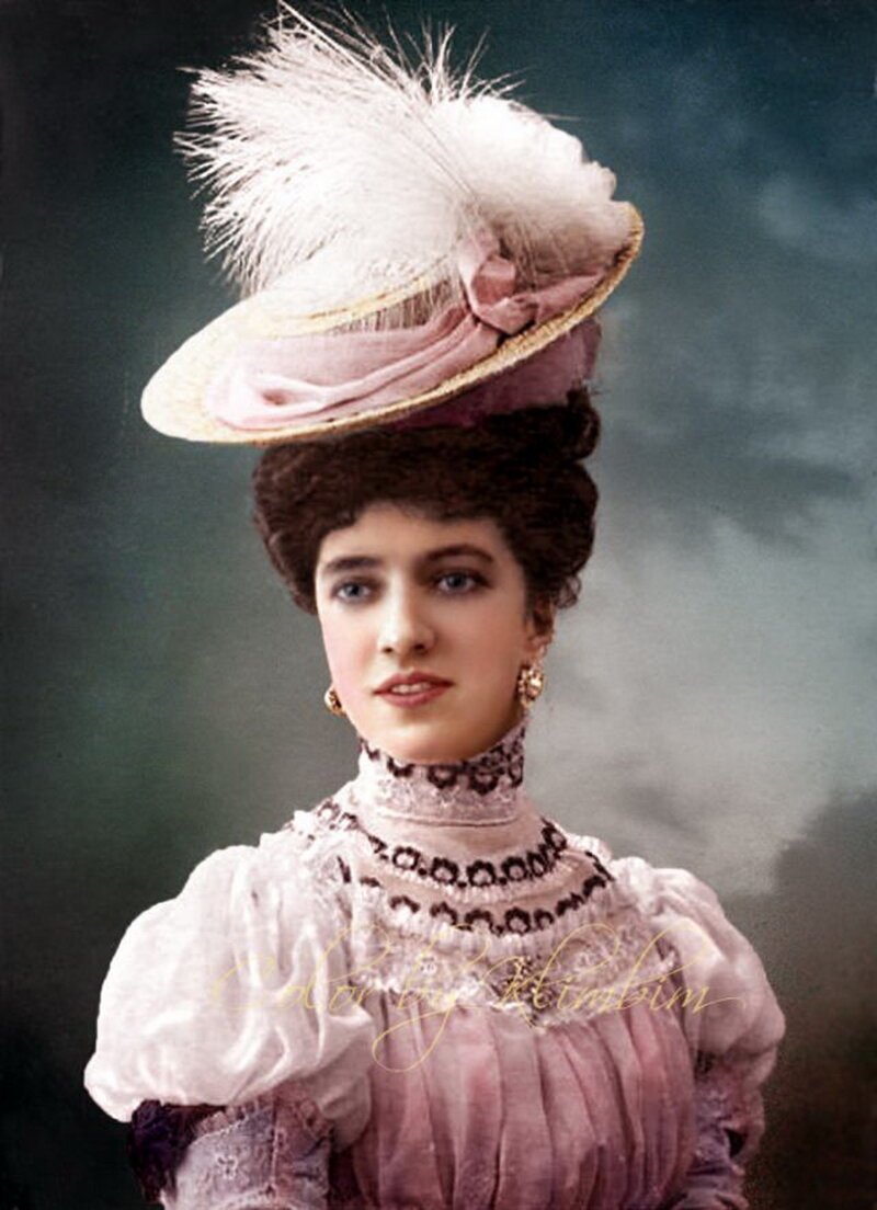 Самые красивые женщины царской России начала прошлого века в колоризированных фотографиях