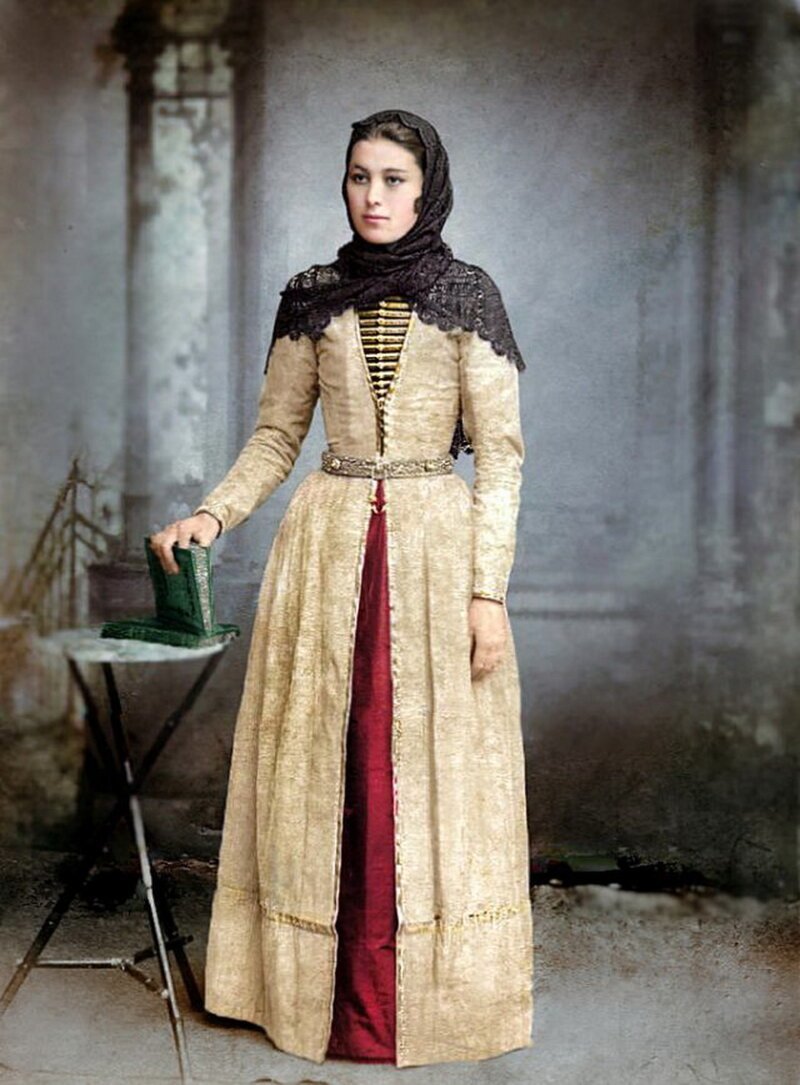 Кавказская одежда женщин