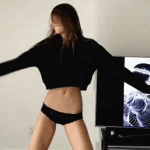 Гифки с девушками