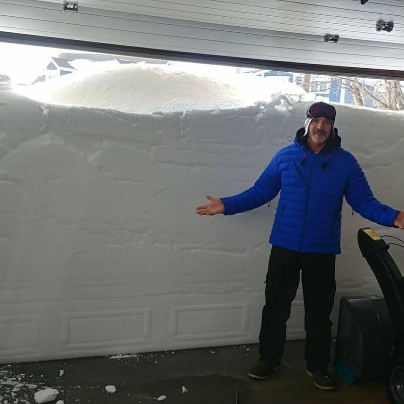 Для канадцев такие объёмы снега стали сюрпризом