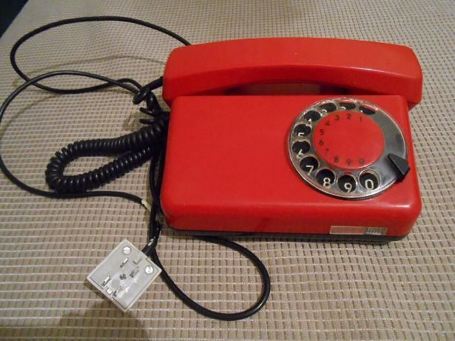 Телефон сс. Телефонный аппарат спектр та-1146. Телефонный аппарат бэто 201. Телефонный аппарат «спектр 309». Польский телефонный аппарат RWT.