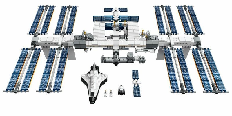 LEGO запустила в стратосферу копию МКС с капсулой российского корабля «Союз»