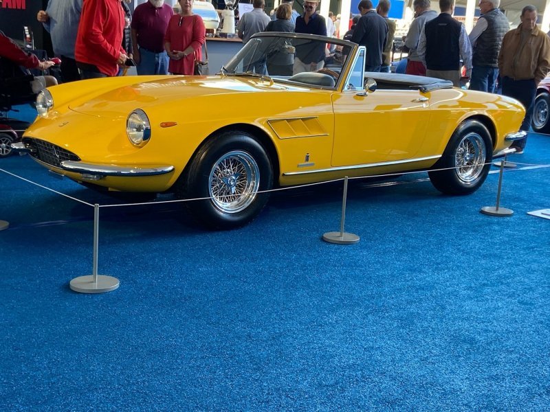 8. Ferrari 330 GTS Spider 1967 года (№10111) продали за $1,985,000 (125 130 000 руб.) это ниже эстимейта.
