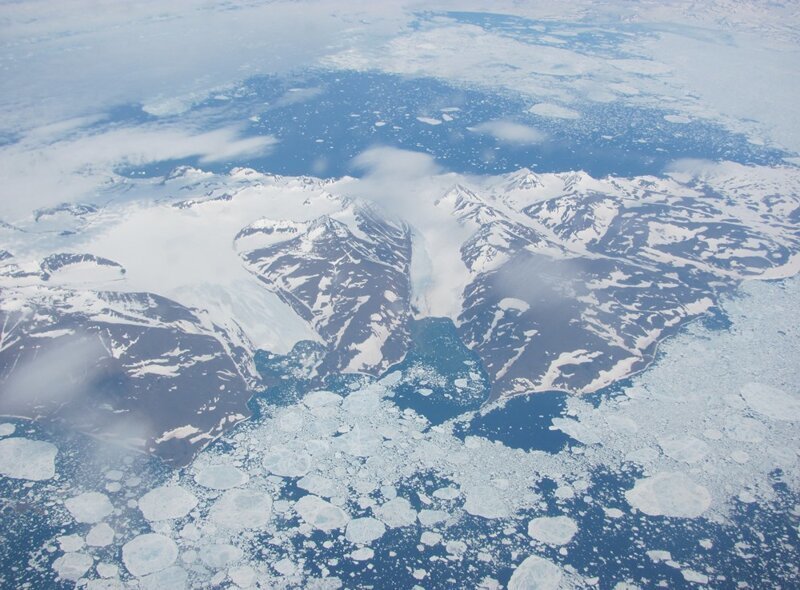 Москва - Торонто на Boeing 777 и панорамы Гренландии с высоты 10000 метров.