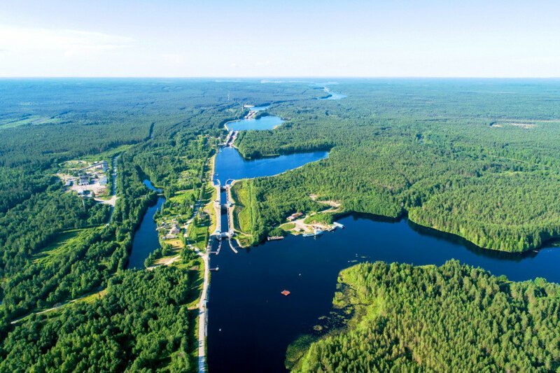 Беломорско-Балтийский канал. Протяжённость канала составляет 227 км