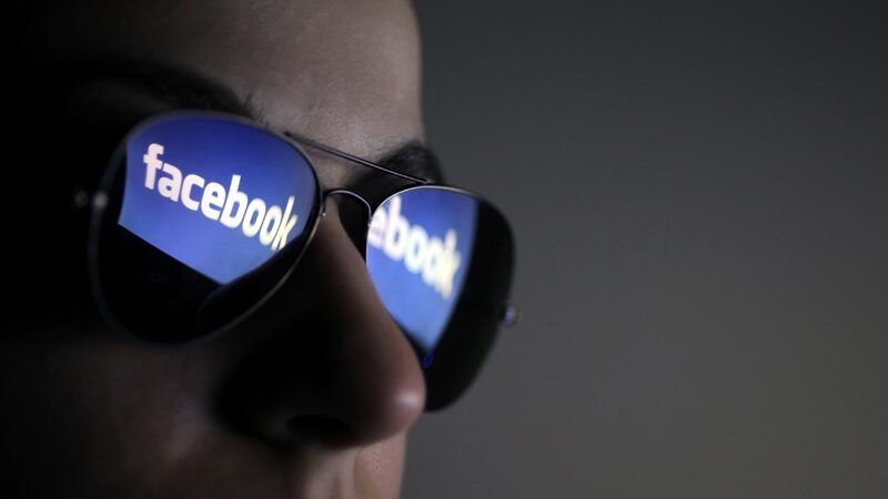 Facebook* тайно следит за каждым из нас – Италия в бешенстве