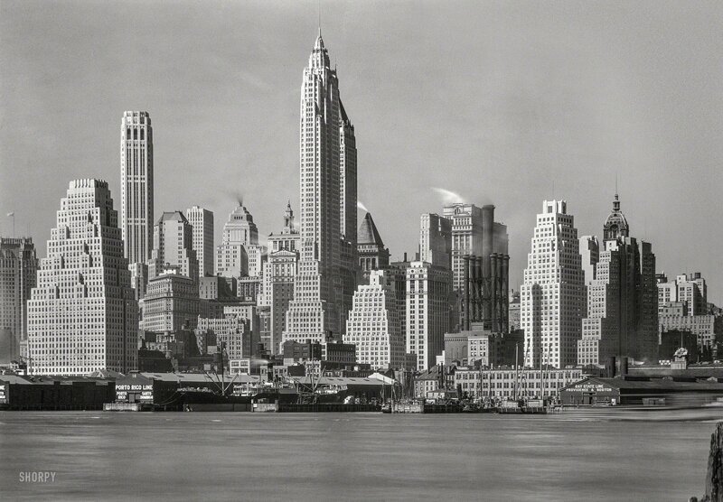 Нью-Йорк, нижний Манхэттен - вид со стороны Бруклина через Ист Ривер, 4 апреля 1932 года.