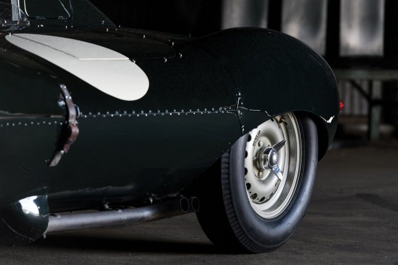 Редкий гоночный Jaguar D-Type 1955 года может быть продан в Париже более чем за 7 миллионов долларов