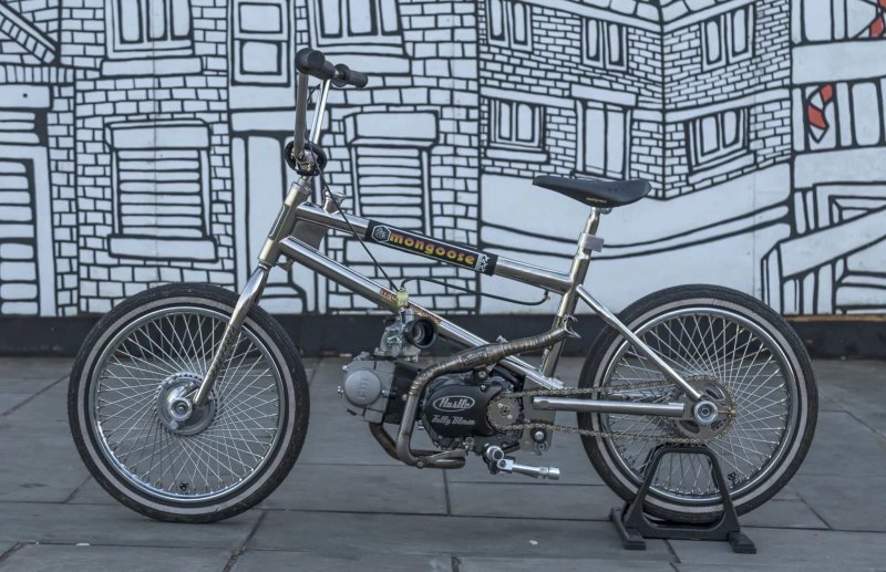 Велосипед с моторчиком: кастом в стиле BMX 80-х годов
