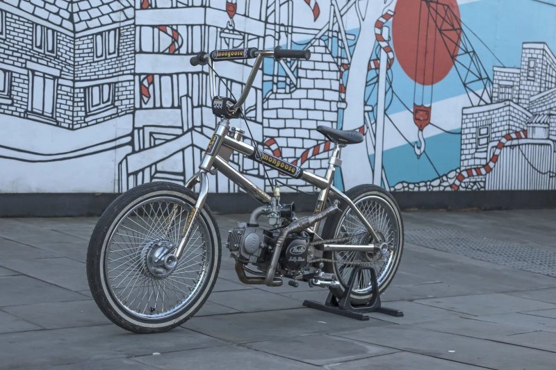 Велосипед с моторчиком: кастом в стиле BMX 80-х годов