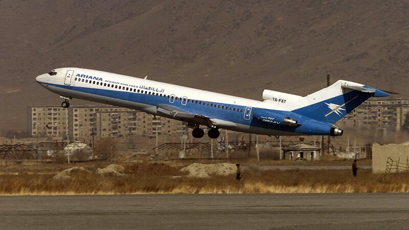 Иранские пилоты «проспали» ВПП и посадили пассажирский самолет на оживленной дороге