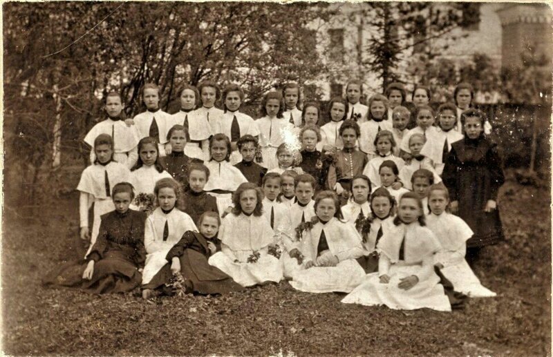 Вятка. Воспитанницы епархиального женского училища. 1900-1915 гг. 