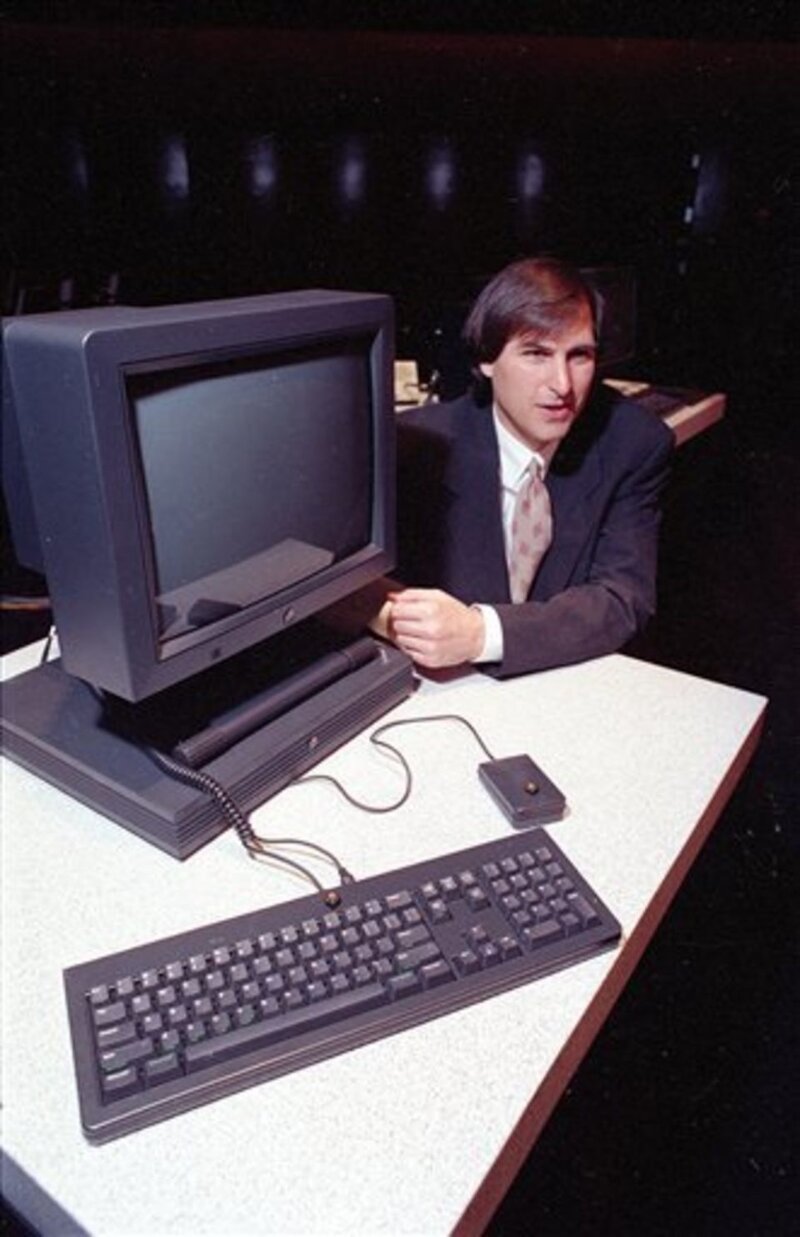 Стив Джобс, чья первая должность президент и генеральный директор Next Computers. 