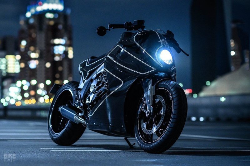 Stealth Crow — как превратить мотоцикл BMW в мотоцикл Бэтмена