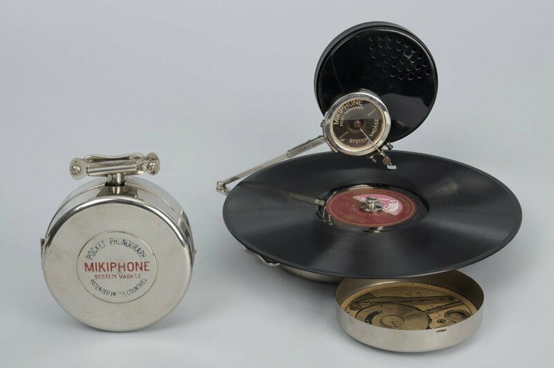 Миниатюрный карманный фонограф Mikiphone. Швейцария, 1924 год. 