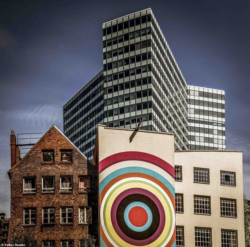 "Старое и новое", здания в Гамбурге. Фото: Волкер Сандер, Германия