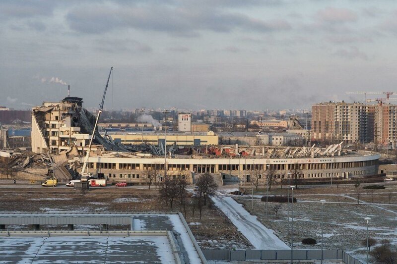 Ролик-катастрофа: в Петербурге при демонтаже обрушилась крыша спортивно-концертного комплекса