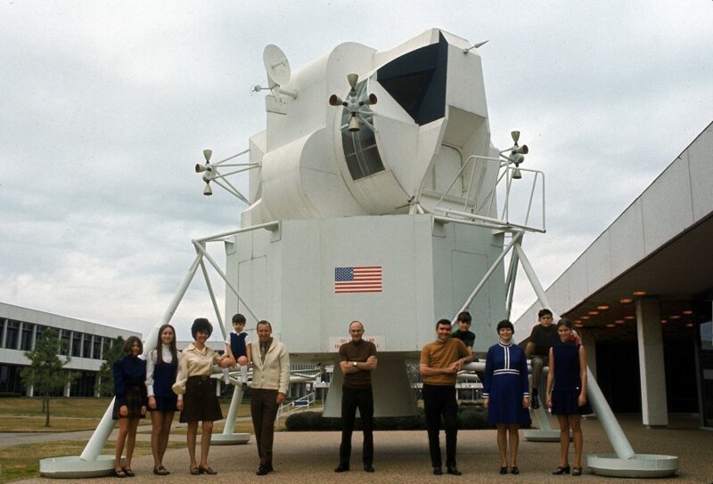 Февраль 1970 года. Астронавты «Аполлон-13» с семьями. «Аполлон-13» - это тот самый, который «Хьюстон, у нас проблемы».