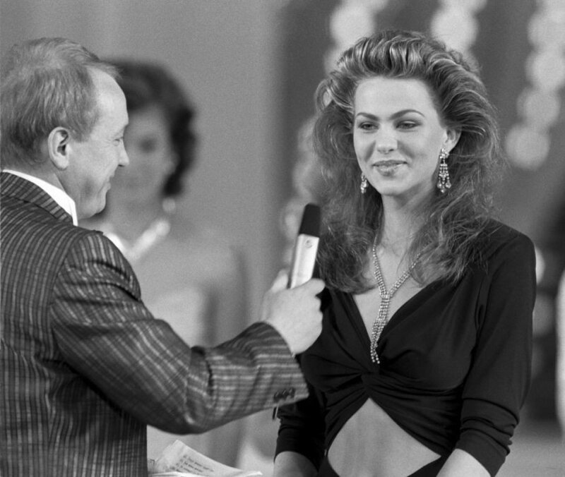 И первую мисс-СССР, 1989 год - Юлия Суханова
