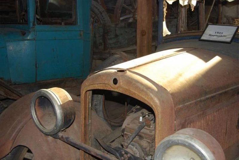 Шанико - город призрак с забытыми автомобилями в местном музее