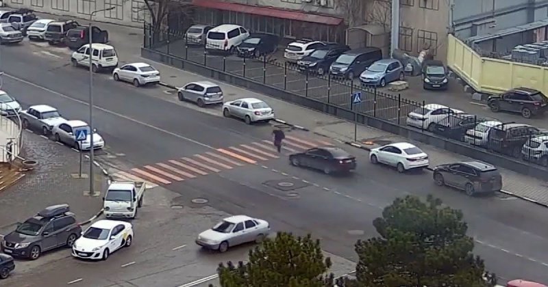 Прокатил на крыше: в Новороссийске сбили пожилого мужчину