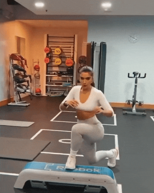 Гифки с девушками