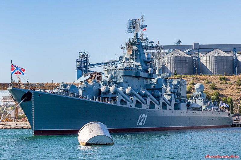 "Убийца авианосцев" - ракетный крейсер "Москва"