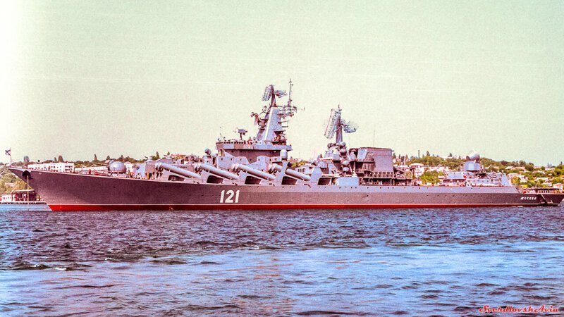 "Убийца авианосцев" - ракетный крейсер "Москва"
