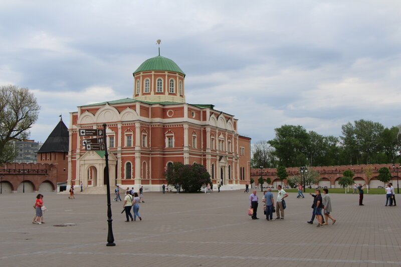 И Богоявленский (1855-63 г), в котором находится филиал Музея Оружия
