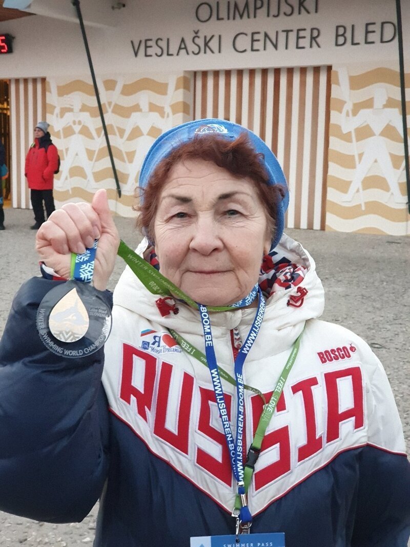 83-летняя пенсионерка из Перми победила на чемпионате мира по плаванию