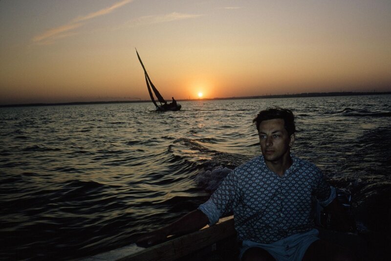 1967 год. Исследователь из Академгородка в своей моторной лодке. Обское море.