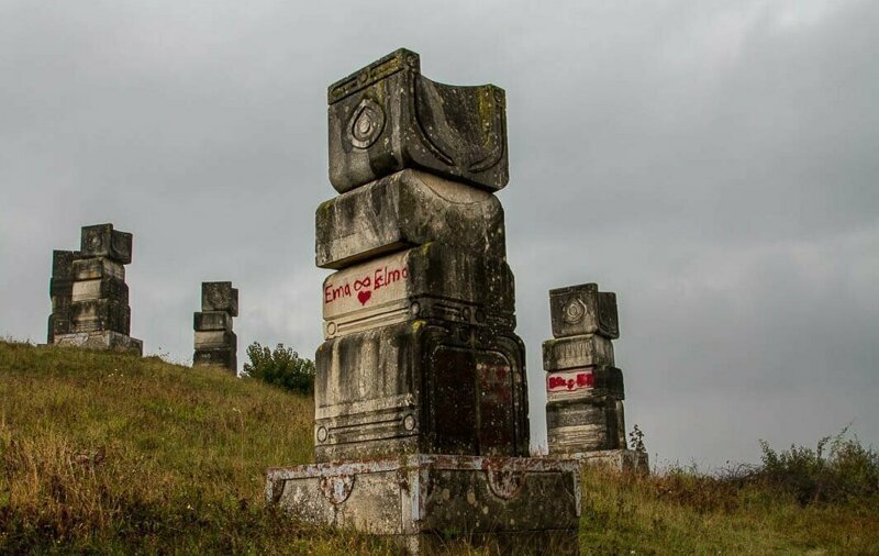 Гаравицкий мемориальный парк жертв фашистского террора,  Бихач, Босния и Герцеговина