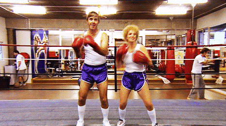 8. Некоторые еще ходят в спортзал с друзьями. Это вообще опасно 8. Некоторые еще ходят в спортзал с друзьями. Это вообще опасно