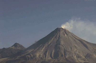 Пробуждение мексиканского вулкана Колима.