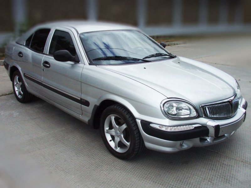3. ГАЗ-3111 «Волга» 2002 года продана за $15,600 (998 400 руб.).