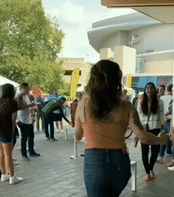 Гифки с девушками