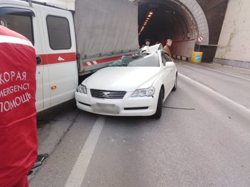 Авария дня. В Сочи погиб полицейский, пытаясь совершить обгон в тоннеле