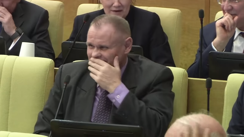 Сортирный юмор: депутат Моляков рассмешил Госдуму предложением насчет туалетов
