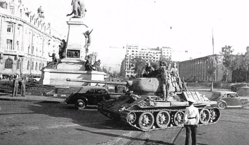 Кровавые озёра: танковое сражение под Будапештом