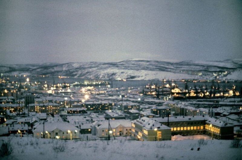 Мурманск. Полярная ночь. 24 декабря 1981 года. Фото Семена Майстермана /Фотохроника ТАСС/