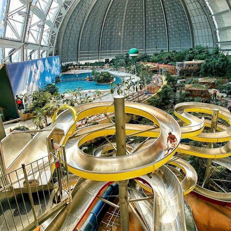 11. Аквапарк «Тропические острова» («Tropical Islands») в Крауснике, Германия, построен в бывшем ангаре для дирижаблей