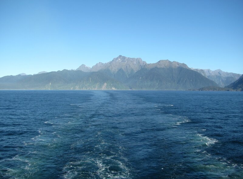 Новозеландские фьорды Dusky Sound, Thompson sound и Milford Sound