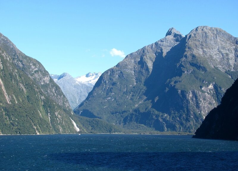 Новозеландские фьорды Dusky Sound, Thompson sound и Milford Sound