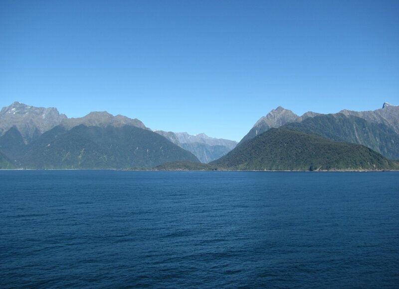 Новозеландские фьорды Dusky Sound, Thompson sound и Milford Sound