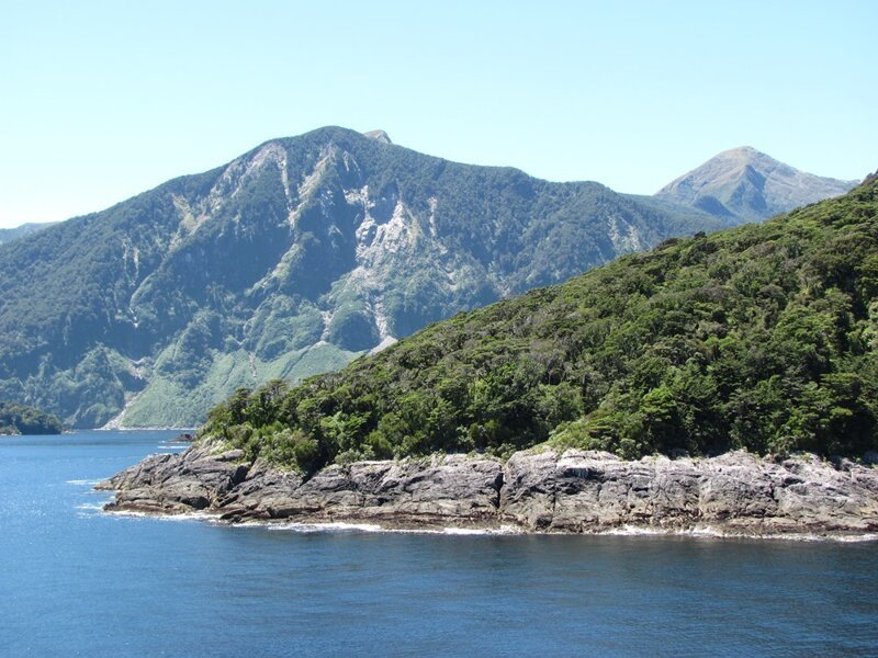 Новозеландские фьорды Dusky Sound, Thompson sound и Milford Sound